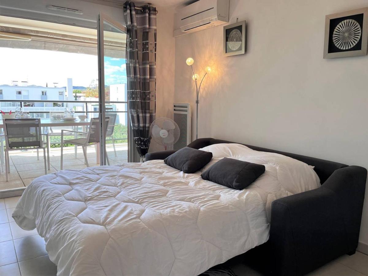 Charmant T2 Climatise Avec Grande Terrasse, Piscine Et Parking Privatif, Proche Plage Et Commerces. - Fr-1-251-441 Le Lavandou Exterior photo