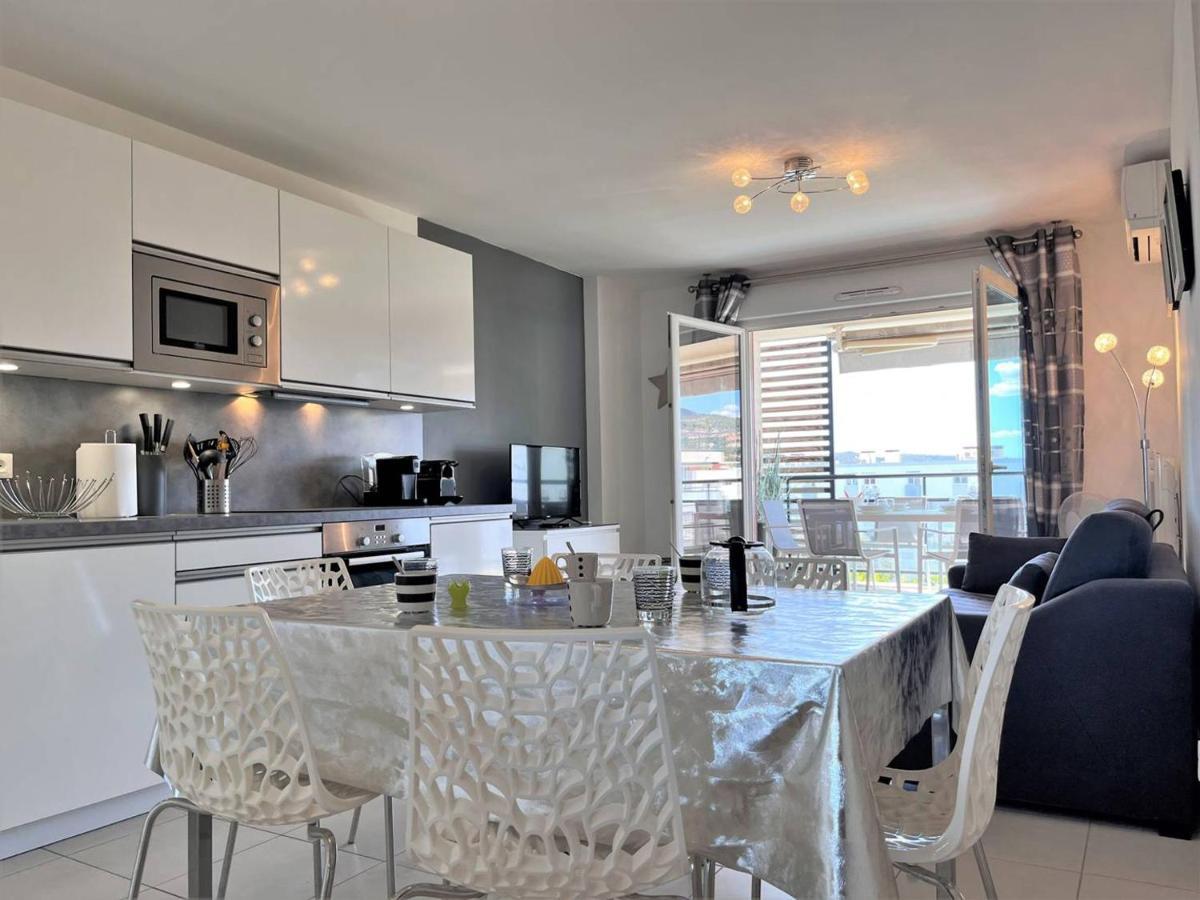 Charmant T2 Climatise Avec Grande Terrasse, Piscine Et Parking Privatif, Proche Plage Et Commerces. - Fr-1-251-441 Le Lavandou Exterior photo