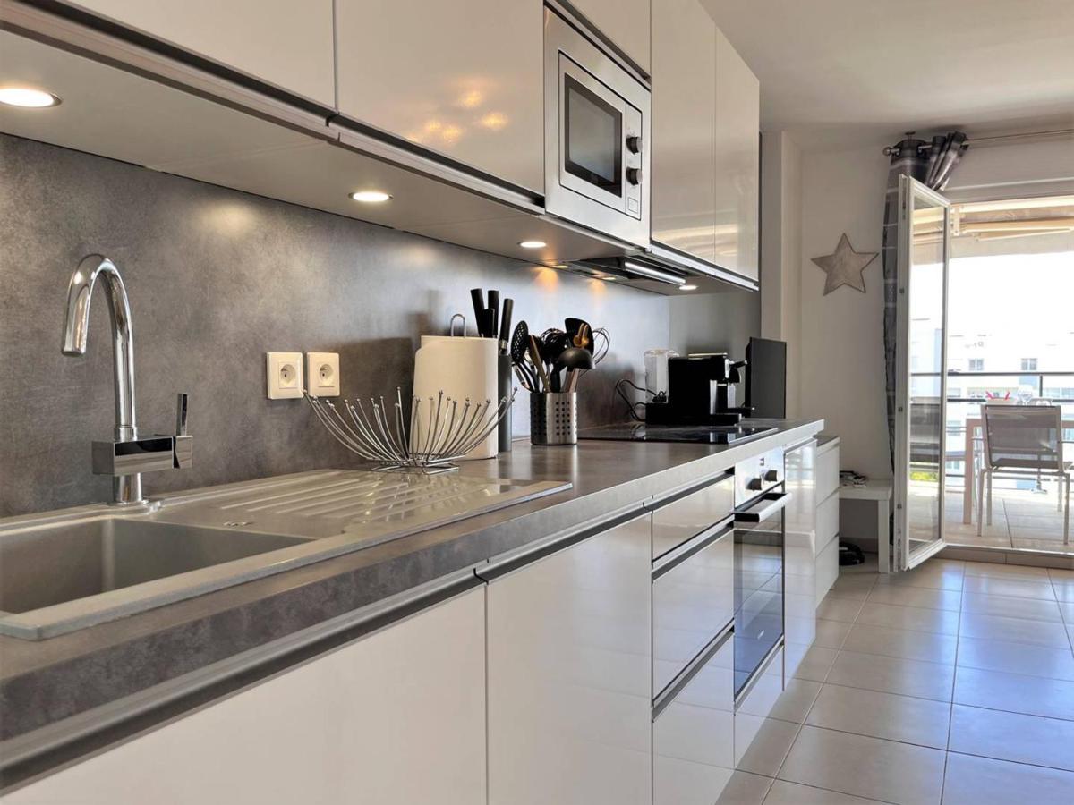 Charmant T2 Climatise Avec Grande Terrasse, Piscine Et Parking Privatif, Proche Plage Et Commerces. - Fr-1-251-441 Le Lavandou Exterior photo